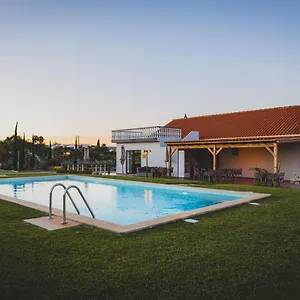 With Pool & Garden Bed and breakfast Fuseta